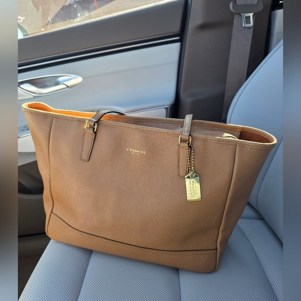 Coach East West City Tote 23576 Tan